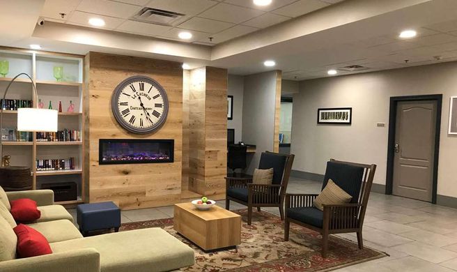 Country Inn & Suites Emporia Lobby