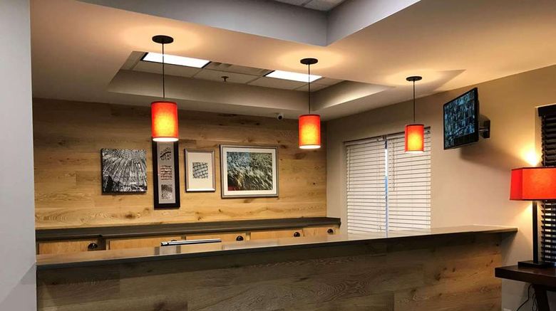 <b>Country Inn & Suites Emporia Lobby</b>. Images powered by <a href="https://iceportal.shijigroup.com/" title="IcePortal" target="_blank">IcePortal</a>.