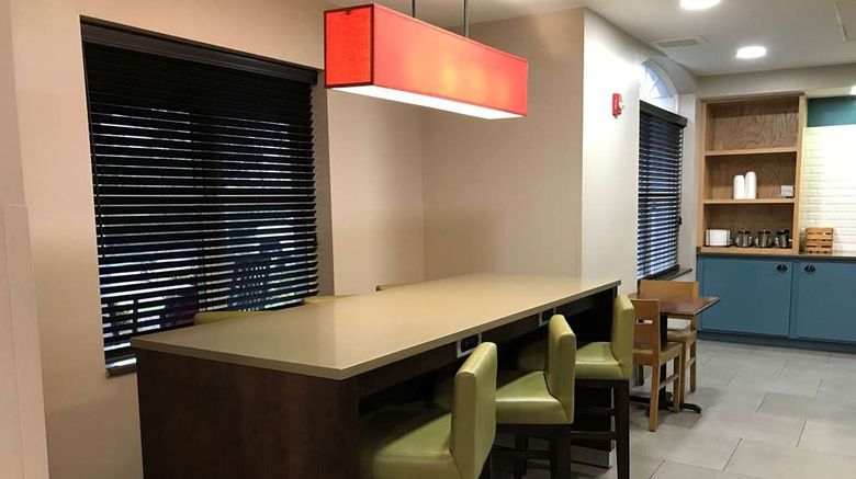 <b>Country Inn & Suites Emporia Restaurant</b>. Images powered by <a href="https://iceportal.shijigroup.com/" title="IcePortal" target="_blank">IcePortal</a>.
