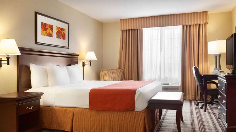 Country Inn & Suites Lexington Suite