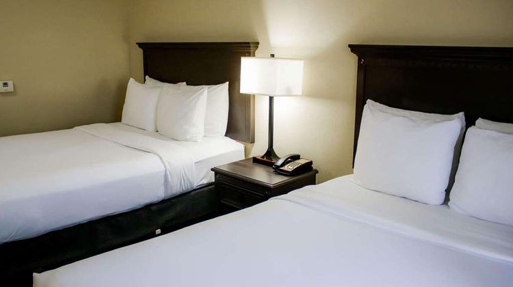 Country Inn & Suites Richmond West at I-64 Suite