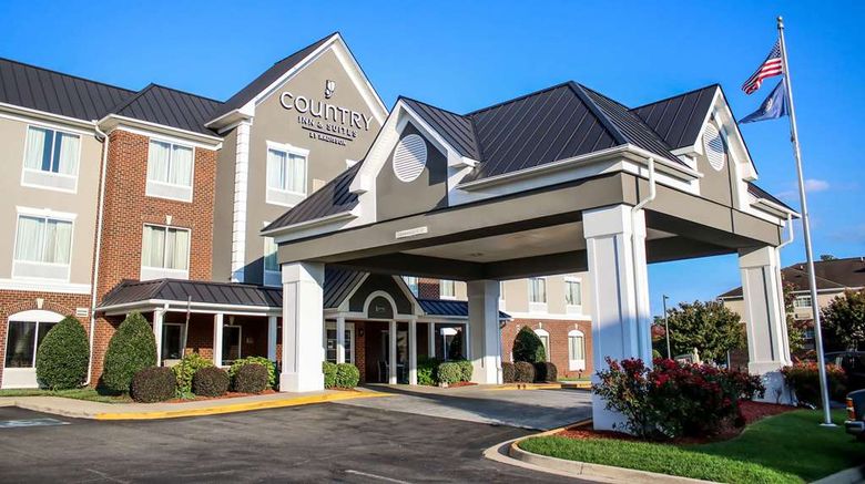 <b>Country Inn & Suites Richmond West at I-64 Exterior</b>. Images powered by <a href="https://iceportal.shijigroup.com/" title="IcePortal" target="_blank">IcePortal</a>.