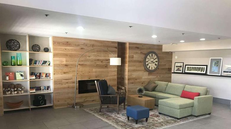 <b>Country Inn & Suites by Radisson I-95 S. Lobby</b>. Images powered by <a href="https://iceportal.shijigroup.com/" title="IcePortal" target="_blank">IcePortal</a>.