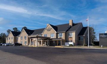 Country Inn & Suites by Radisson I-95 S.
