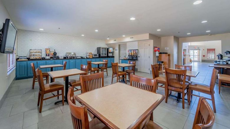 <b>Country Inn & Suites by Radisson I-95 S. Restaurant</b>. Images powered by <a href="https://iceportal.shijigroup.com/" title="IcePortal" target="_blank">IcePortal</a>.
