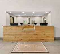 Country Inn & Suites Roanoke Lobby