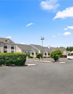 Country Inn & Suites Roanoke
