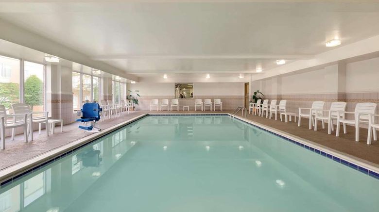 <b>Country Inn & Suites by Radisson-Chester Pool</b>. Images powered by <a href="https://iceportal.shijigroup.com/" title="IcePortal" target="_blank">IcePortal</a>.