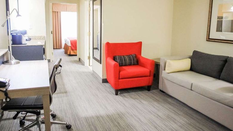 <b>Country Inn & Suites by Radisson-Chester Suite</b>. Images powered by <a href="https://iceportal.shijigroup.com/" title="IcePortal" target="_blank">IcePortal</a>.