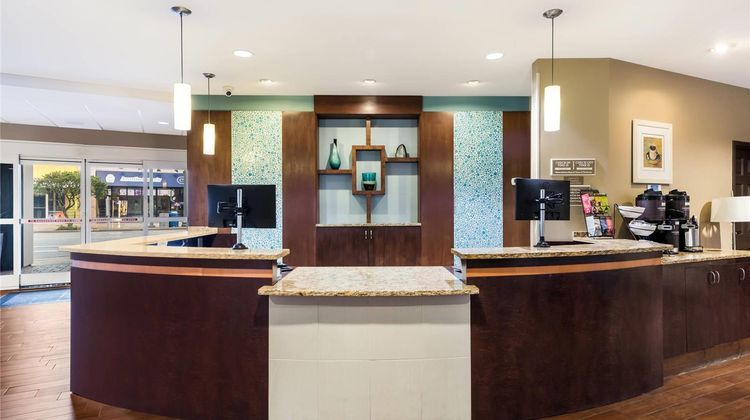 Country Inns & Suites Virginia Beach Lobby