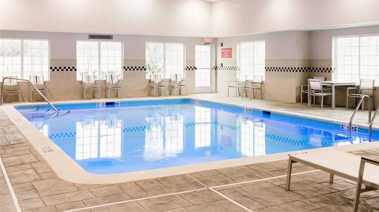 Country Inn & Suites Winchester Pool