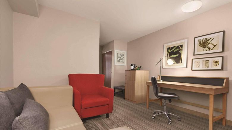 <b>Country Inn & Suites Wytheville Suite</b>. Images powered by <a href="https://iceportal.shijigroup.com/" title="IcePortal" target="_blank">IcePortal</a>.