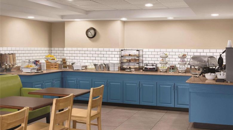 <b>Country Inn & Suites Wytheville Restaurant</b>. Images powered by <a href="https://iceportal.shijigroup.com/" title="IcePortal" target="_blank">IcePortal</a>.
