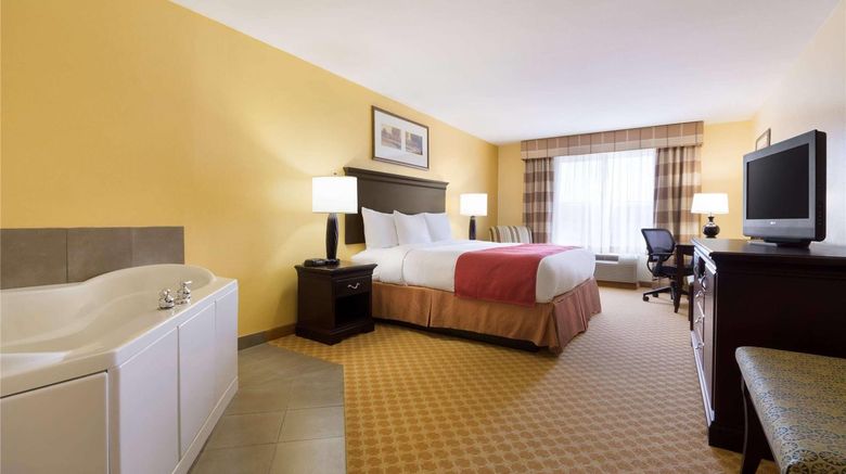 <b>Country Inn & Suites Wytheville Suite</b>. Images powered by <a href="https://iceportal.shijigroup.com/" title="IcePortal" target="_blank">IcePortal</a>.