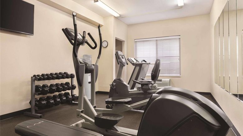 <b>Country Inn & Suites Wytheville Health</b>. Images powered by <a href="https://iceportal.shijigroup.com/" title="IcePortal" target="_blank">IcePortal</a>.