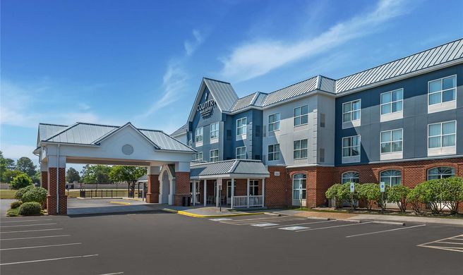 Country Inn & Suites Petersburg Exterior