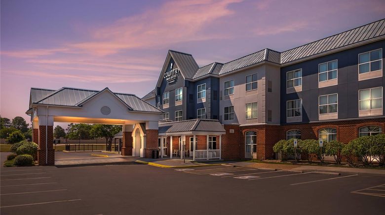 <b>Country Inn & Suites Petersburg Exterior</b>. Images powered by <a href="https://iceportal.shijigroup.com/" title="IcePortal" target="_blank">IcePortal</a>.