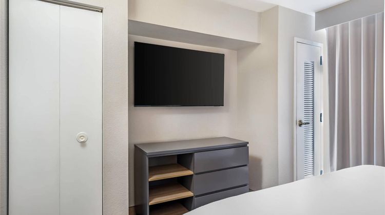 Country Inn & Suites Petersburg Suite