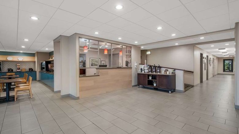 <b>Country Inn & Stes Fredericksburg South Lobby</b>. Images powered by <a href="https://iceportal.shijigroup.com/" title="IcePortal" target="_blank">IcePortal</a>.
