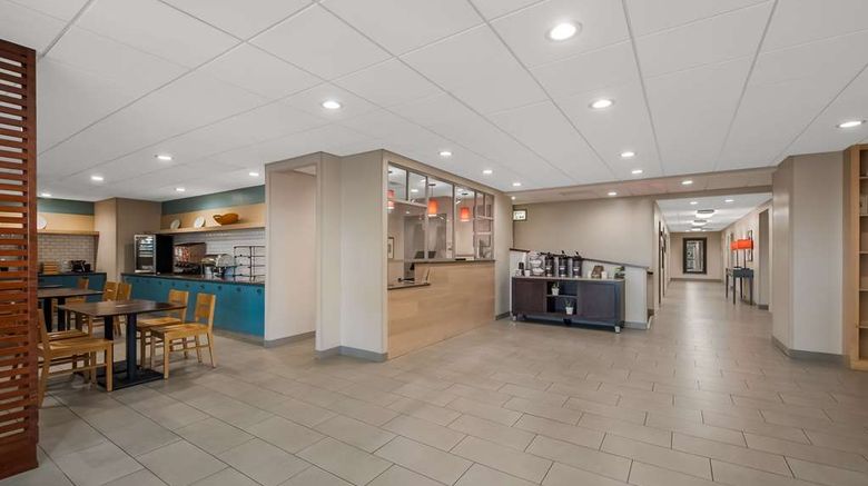 <b>Country Inn & Stes Fredericksburg South Lobby</b>. Images powered by <a href="https://iceportal.shijigroup.com/" title="IcePortal" target="_blank">IcePortal</a>.