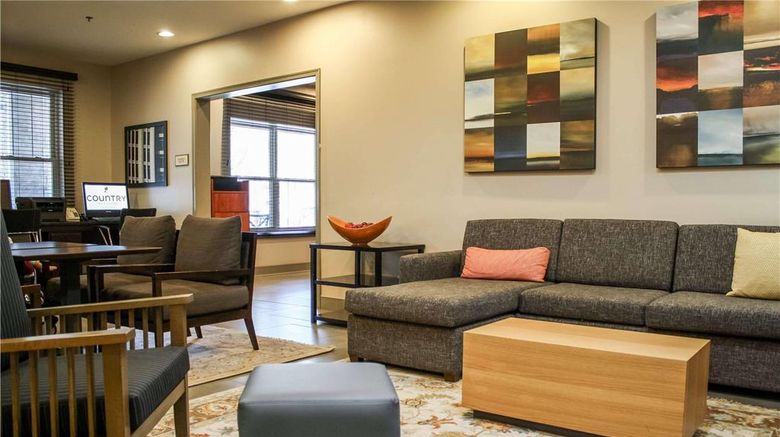 <b>Country Inn & Suites Dulles Intl Lobby</b>. Images powered by <a href="https://iceportal.shijigroup.com/" title="IcePortal" target="_blank">IcePortal</a>.
