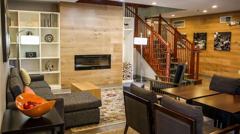 <b>Country Inn & Suites Dulles Intl Lobby</b>. Images powered by <a href="https://iceportal.shijigroup.com/" title="IcePortal" target="_blank">IcePortal</a>.