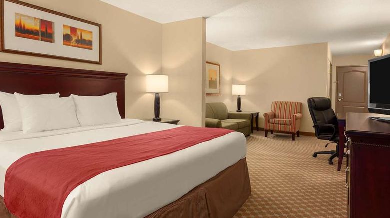 <b>Country Inn & Suites Doswell Kings Dominion Suite</b>. Images powered by <a href="https://iceportal.shijigroup.com/" title="IcePortal" target="_blank">IcePortal</a>.