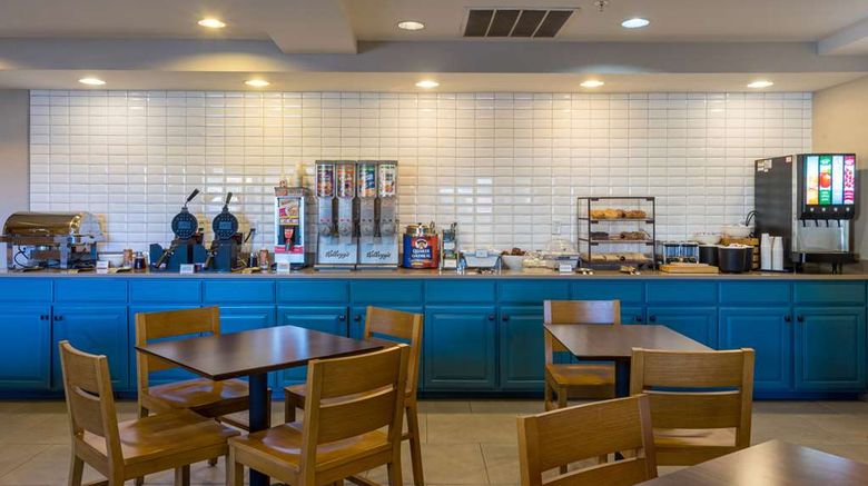 <b>Country Inn & Suites Doswell Kings Dominion Restaurant</b>. Images powered by <a href="https://iceportal.shijigroup.com/" title="IcePortal" target="_blank">IcePortal</a>.