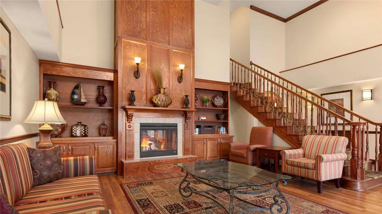 <b>Country Inn & Suites Doswell Kings Dominion Lobby</b>. Images powered by <a href="https://iceportal.shijigroup.com/" title="IcePortal" target="_blank">IcePortal</a>.