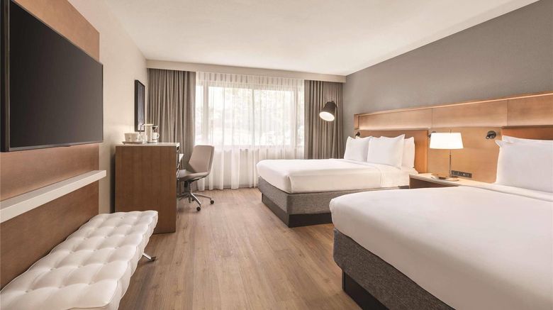 <b>Radisson Hotel Seattle Airport Room</b>. Images powered by <a href="https://iceportal.shijigroup.com/" title="IcePortal" target="_blank">IcePortal</a>.