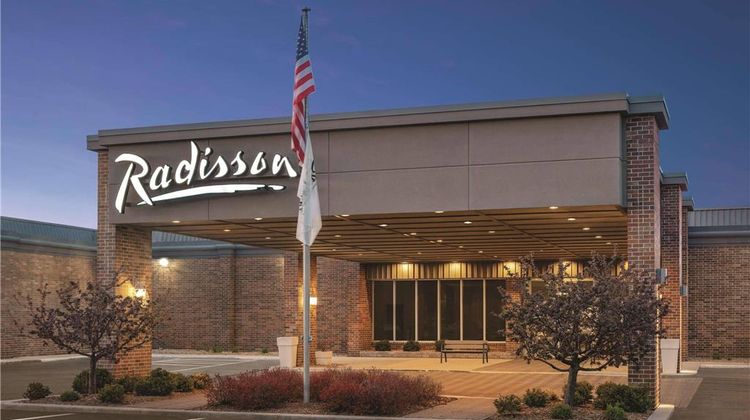 Radisson Hotel & Conference Center Exterior