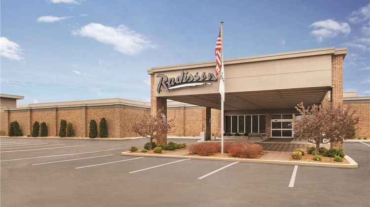 Radisson Hotel & Conference Center Exterior