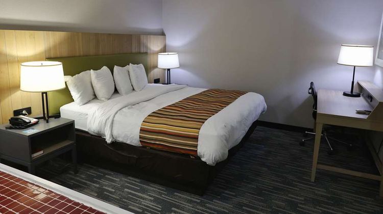 Country Inn & Suites Sparta Suite