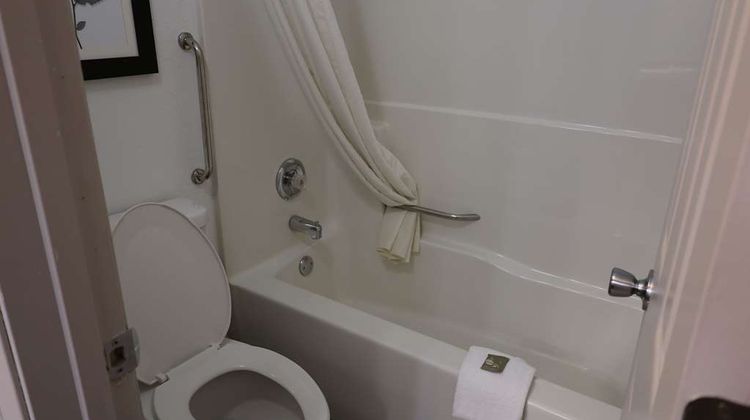 Country Inn & Suites Sparta Room