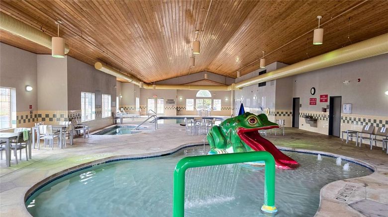 <b>Country Inn & Suites Green Bay East Pool</b>. Images powered by <a href="https://iceportal.shijigroup.com/" title="IcePortal" target="_blank">IcePortal</a>.