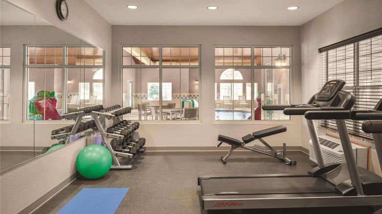 <b>Country Inn & Suites Green Bay East Health</b>. Images powered by <a href="https://iceportal.shijigroup.com/" title="IcePortal" target="_blank">IcePortal</a>.