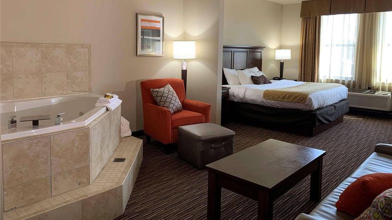 <b>Radisson Hotel River Falls Suite</b>. Images powered by <a href="https://iceportal.shijigroup.com/" title="IcePortal" target="_blank">IcePortal</a>.
