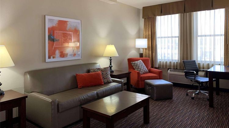 Radisson Hotel River Falls Suite