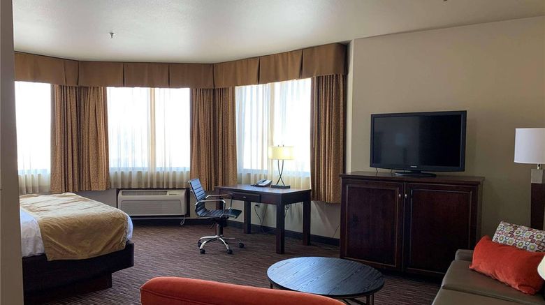 <b>Radisson Hotel River Falls Suite</b>. Images powered by <a href="https://iceportal.shijigroup.com/" title="IcePortal" target="_blank">IcePortal</a>.