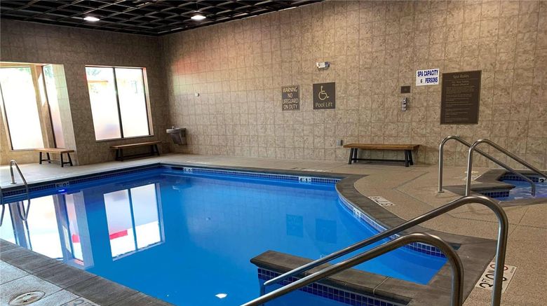 <b>Radisson Hotel River Falls Pool</b>. Images powered by <a href="https://iceportal.shijigroup.com/" title="IcePortal" target="_blank">IcePortal</a>.