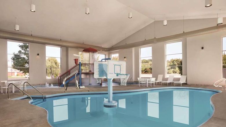 <b>Country Inn & Suites Madison Southwest Pool</b>. Images powered by <a href="https://iceportal.shijigroup.com/" title="IcePortal" target="_blank">IcePortal</a>.
