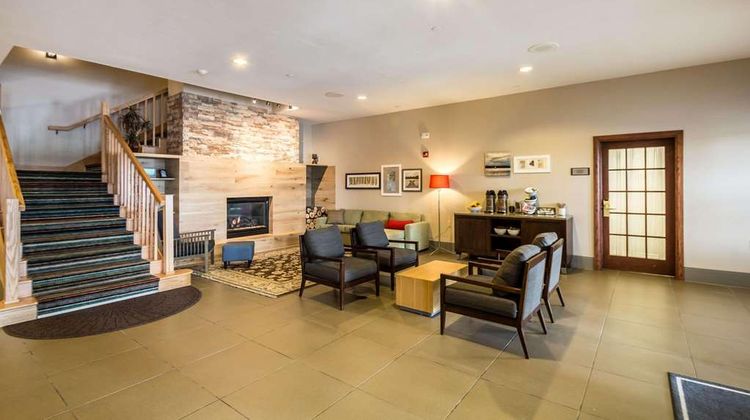 Country Inn & Suites Fond du Lac Lobby