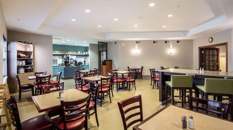 <b>Country Inn & Suites Fond du Lac Restaurant</b>. Images powered by <a href="https://iceportal.shijigroup.com/" title="IcePortal" target="_blank">IcePortal</a>.
