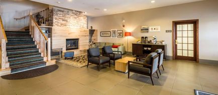 Country Inn & Suites Fond du Lac Lobby