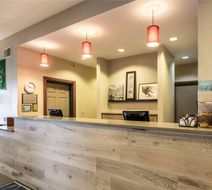 Country Inn & Suites Fond du Lac Lobby