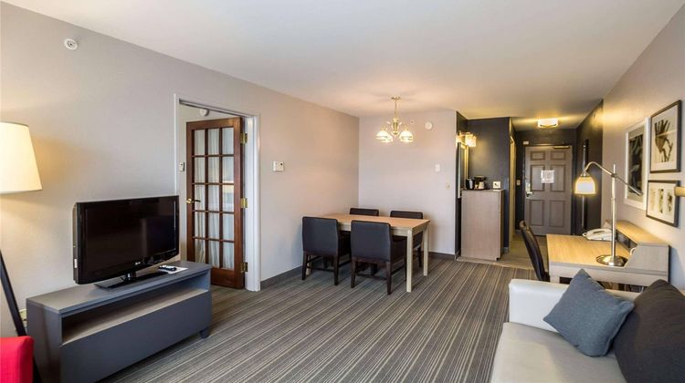 Country Inn & Suites Fond du Lac Suite