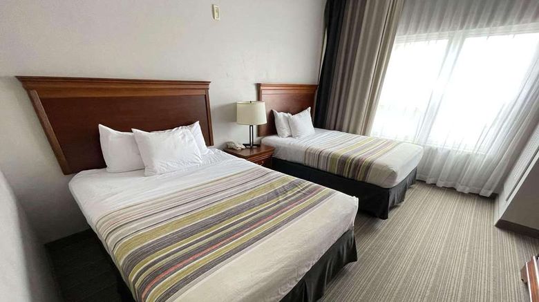 <b>Country Inn & Suites Appleton North Suite</b>. Images powered by <a href="https://iceportal.shijigroup.com/" title="IcePortal" target="_blank">IcePortal</a>.