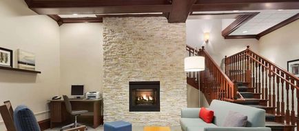 Country Inn & Suites Wausau Lobby