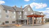 <b>Country Inn & Suites West Bend Exterior</b>. Images powered by <a href="https://iceportal.shijigroup.com/" title="IcePortal" target="_blank">IcePortal</a>.