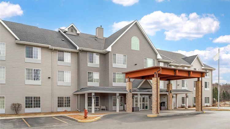 Country Inn & Suites West Bend Exterior